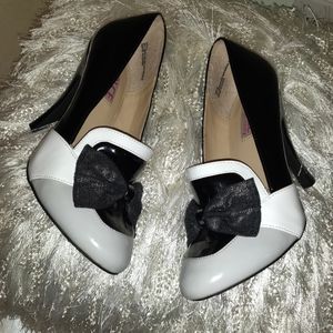 Mary Jane round toe pumps
